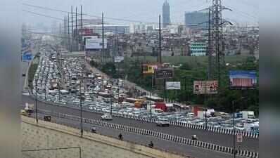 DME traffic hit by police barricades as farmers try to reach Delhi for Kisan Mahapanchayat