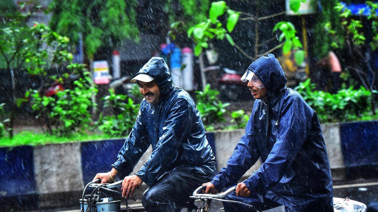 Pune rains intensify after quiet spell; IMD upgrades forecast, red alert for ghats today