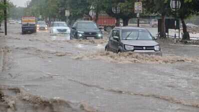 Heavy rain warning still in place; Gurgaon rises to cool weather after overnight showers