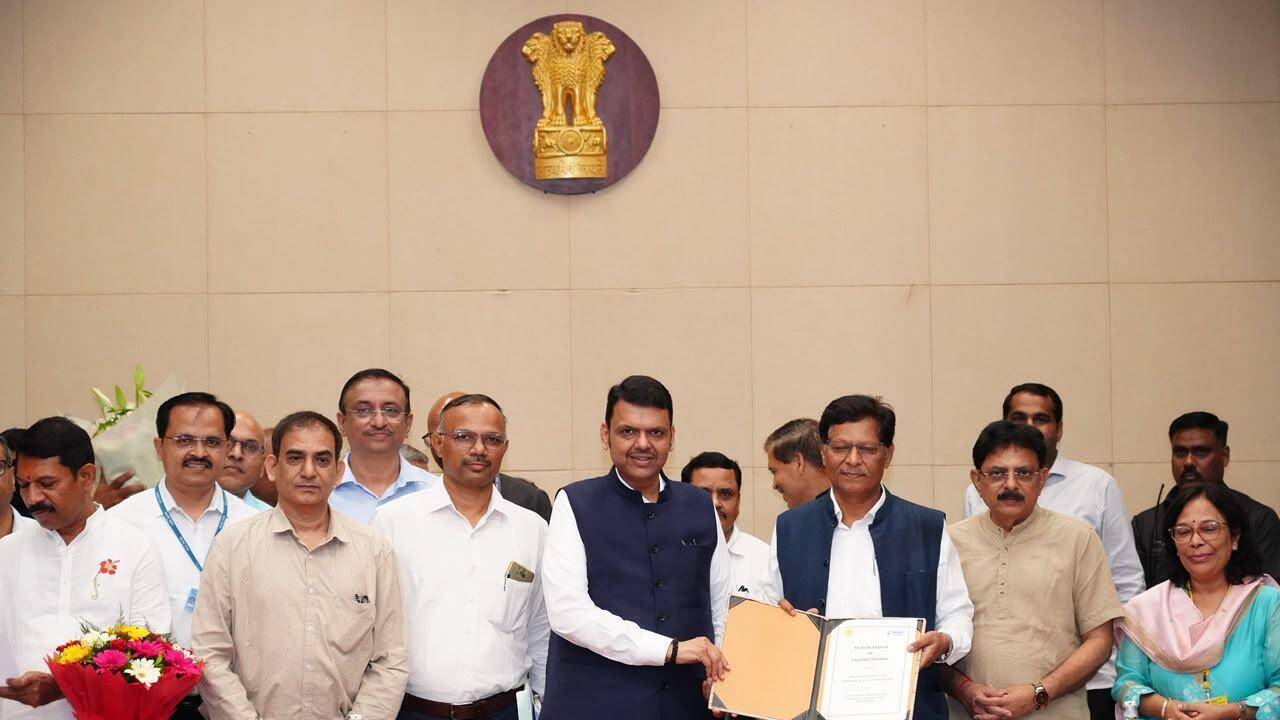 CM Fadnavis clears Tasar Silk Project in Gadchiroli dist
