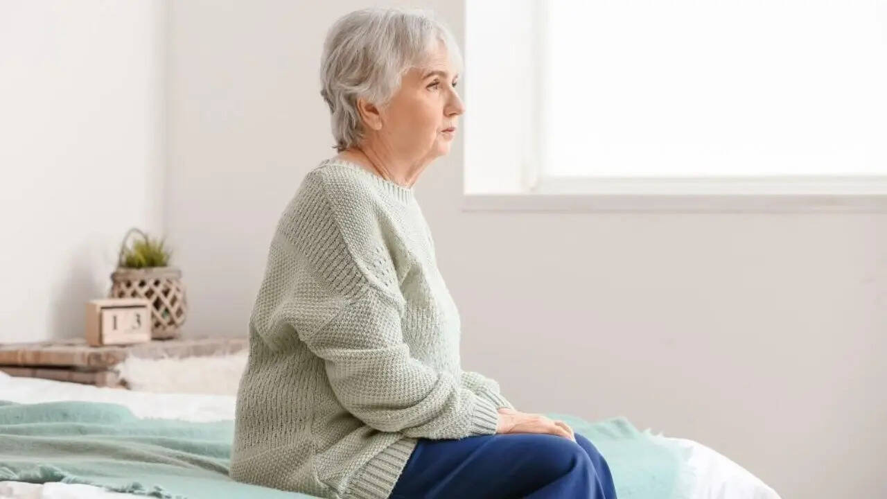 6 dementia symptoms that can show up years before diagnosis: Early warning signs you shouldn't ignore - The Times of India