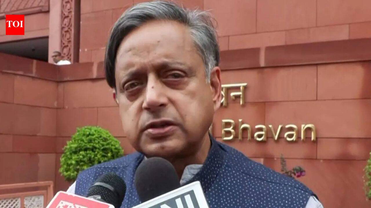 'Death of democracy': Shashi Tharoor slams Centre over handling of student protests at Jantar Mantar