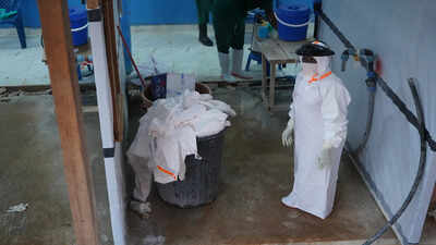 Congo's Ebola outbreak kills nearly 1,000 as cases climb to 2,473