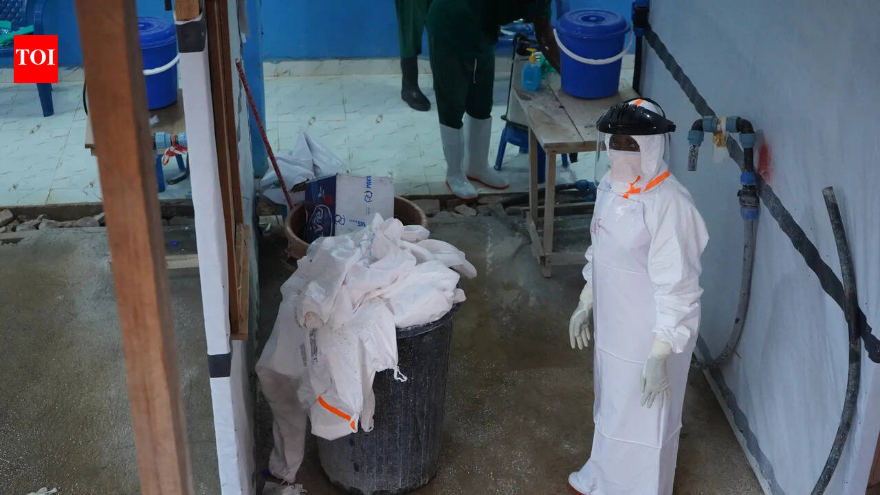 Congo's Ebola outbreak kills nearly 1,000 as cases climb to 2,473