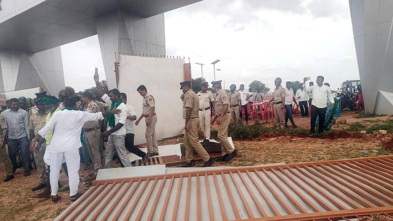 Six booked for trespass, assault at steel plant