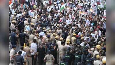 Rival BJP, Congress marches over Rahul detention trigger traffic jam in central Jaipur