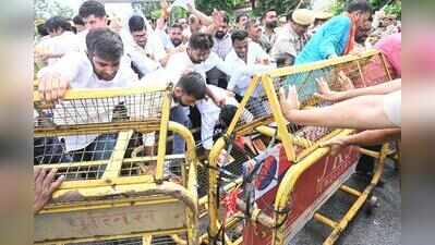 Rival BJP, Congress marches over Rahul detention trigger traffic jam in central Jaipur