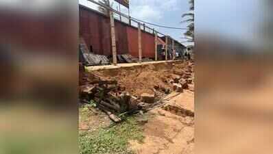 Four illegal structures razed on Calangute beach