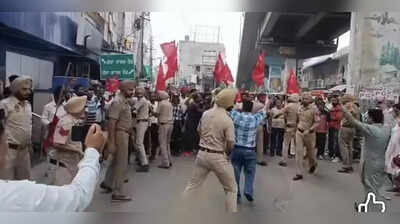 Strike on, safai sewaks stall Barnala’s bid to clear waste