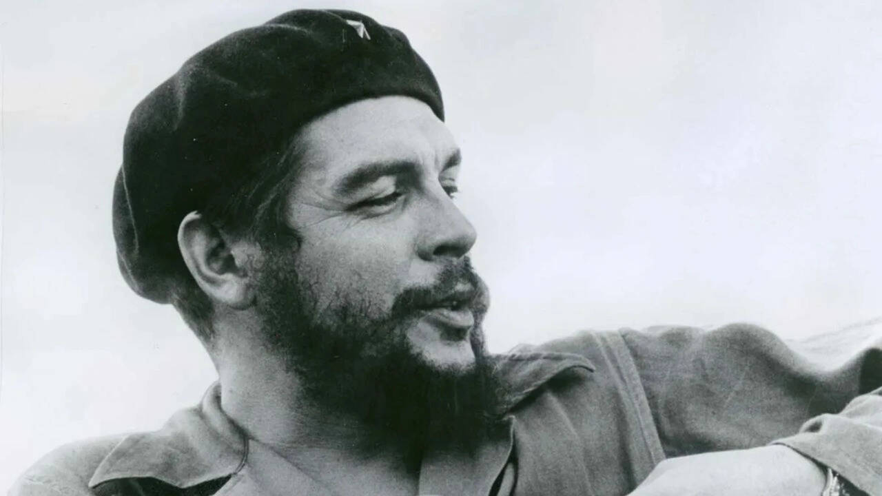 Quote by Che Guevara: 'The life of a single human being is worth millions of times more than...'