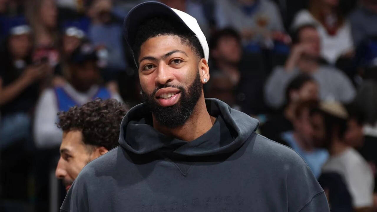 NBA trade rumor: Warriors’ Stephen Curry dream pair with veteran Anthony Davis takes a crushing double hit