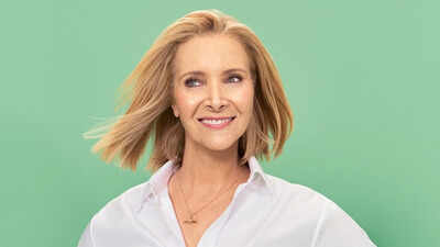 'Mom texted from beyond': 'Friends' star Lisa Kudrow recalls receiving eerie messages from her late mother