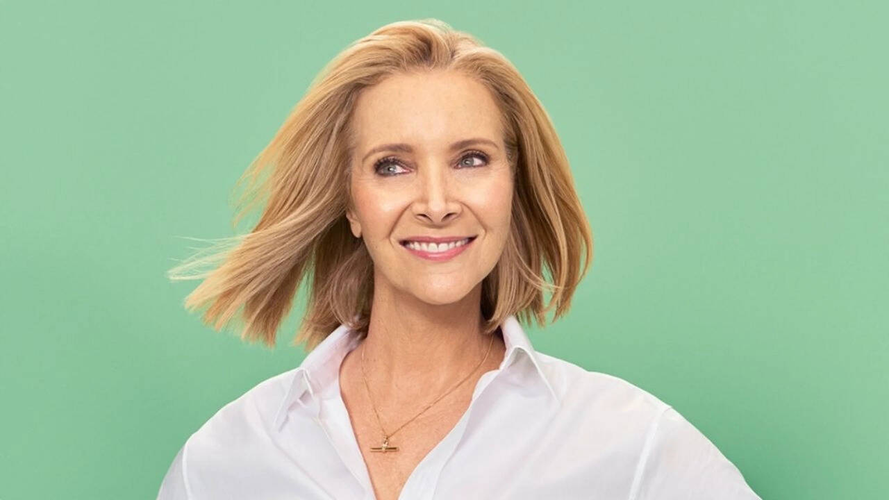 'Friends' star Lisa Kudrow says she received a text from her late mother