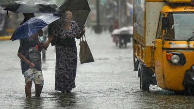 Orange alert stays in Mumbai, lake stocks jump to 70% as Modak Sagar overflows