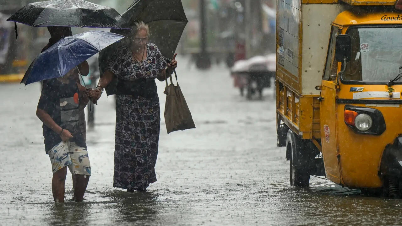 Orange alert stays in Mumbai, lake stocks jump to 70% as Modak Sagar overflows