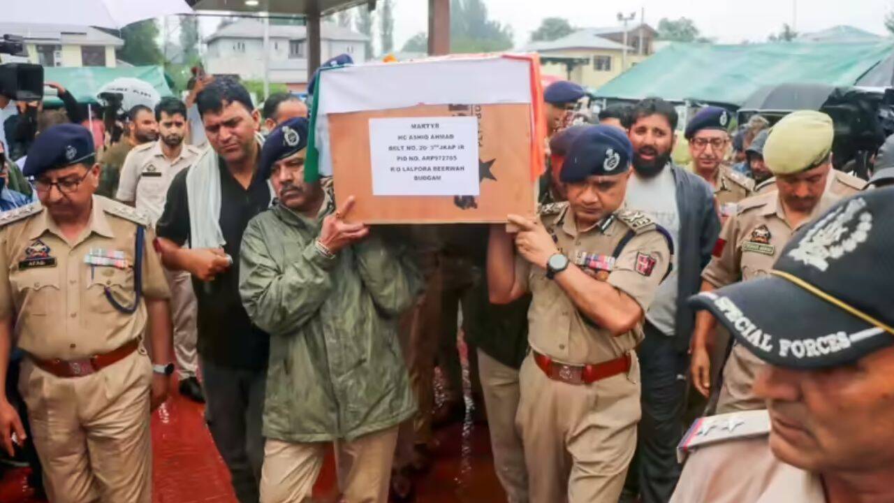 Cop killed in Anantnag terror attack: Over 2,000 detained across Jammu and Kashmir