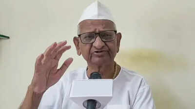 Social activist Anna Hazare begins maun andolan (silent protest) at Ahilyanagar in Maharashtra