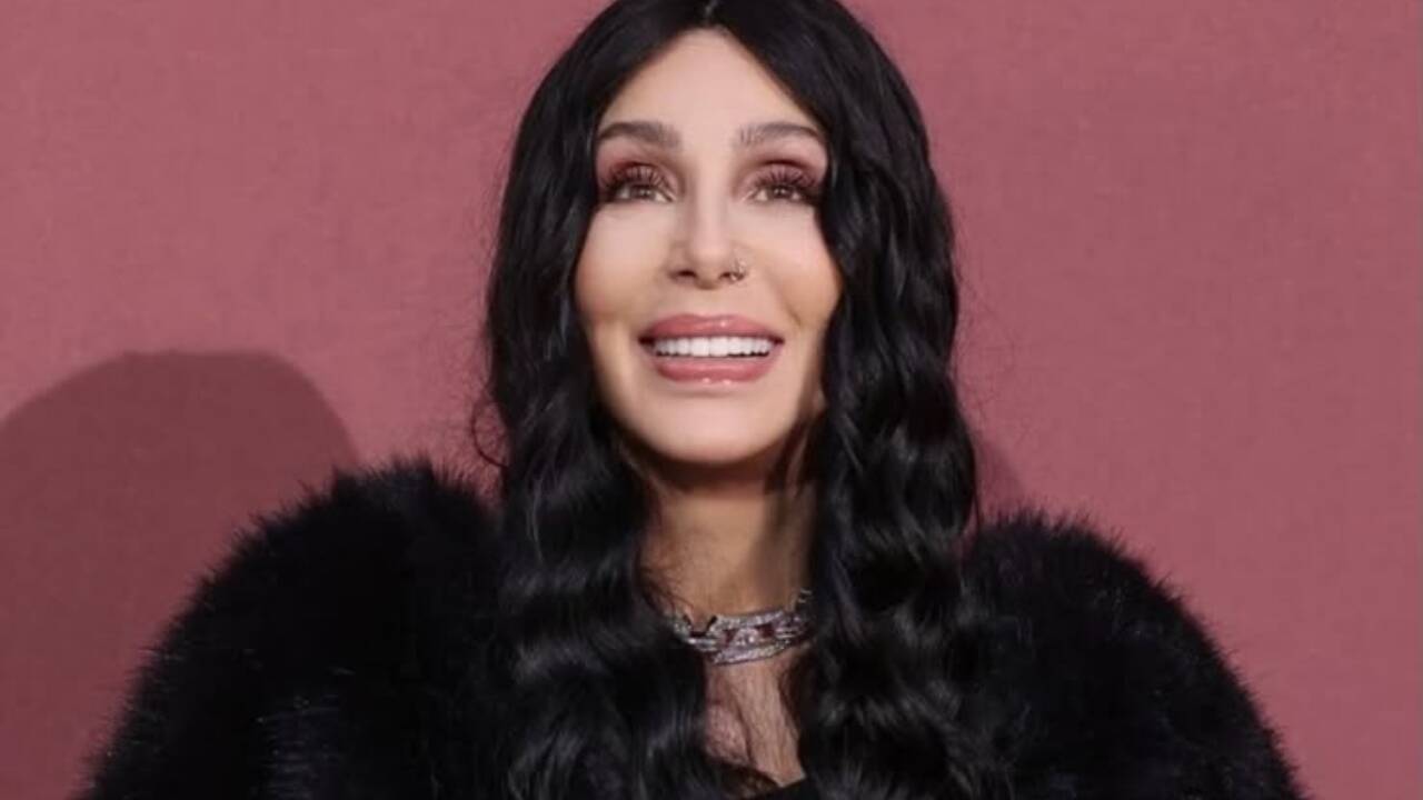 Cher bears USD 1 million of her legal fees in royalty lawsuit