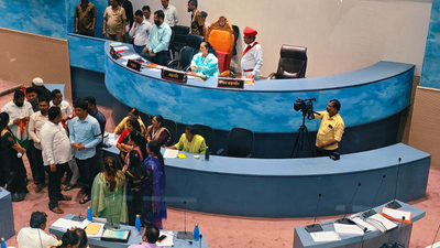 Jantar Mantar violence echoes in KDMC house meet as opposition, MNS protest police action