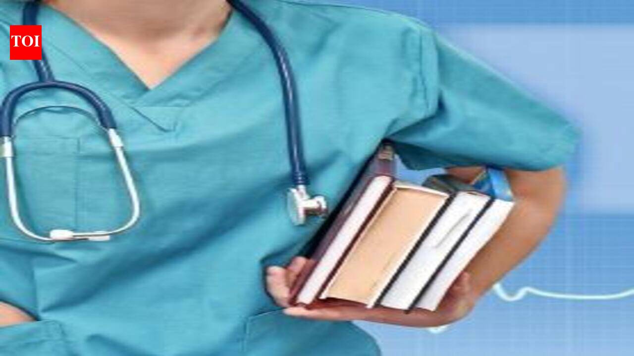एमबीबीएस पदवीधरांसाठी एक वर्षाच्या अनिवार्य सेवा करारास महाराष्ट्राची माफी