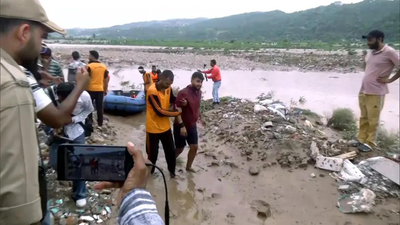 Police, SDRF rescue 2 trapped in Tawi river; Army launches relief ops in Reasi, Rajouri