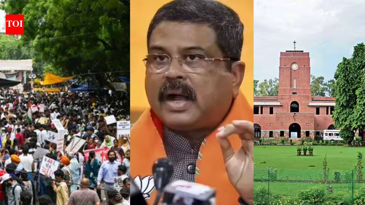 'Stay away from protest': DU tells students; many colleges 'stand with Pradhan'