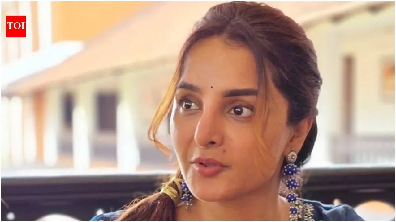 Manju Warrier backs Jantar Mantar student protest; says, 'Humanity should prevail over politics'