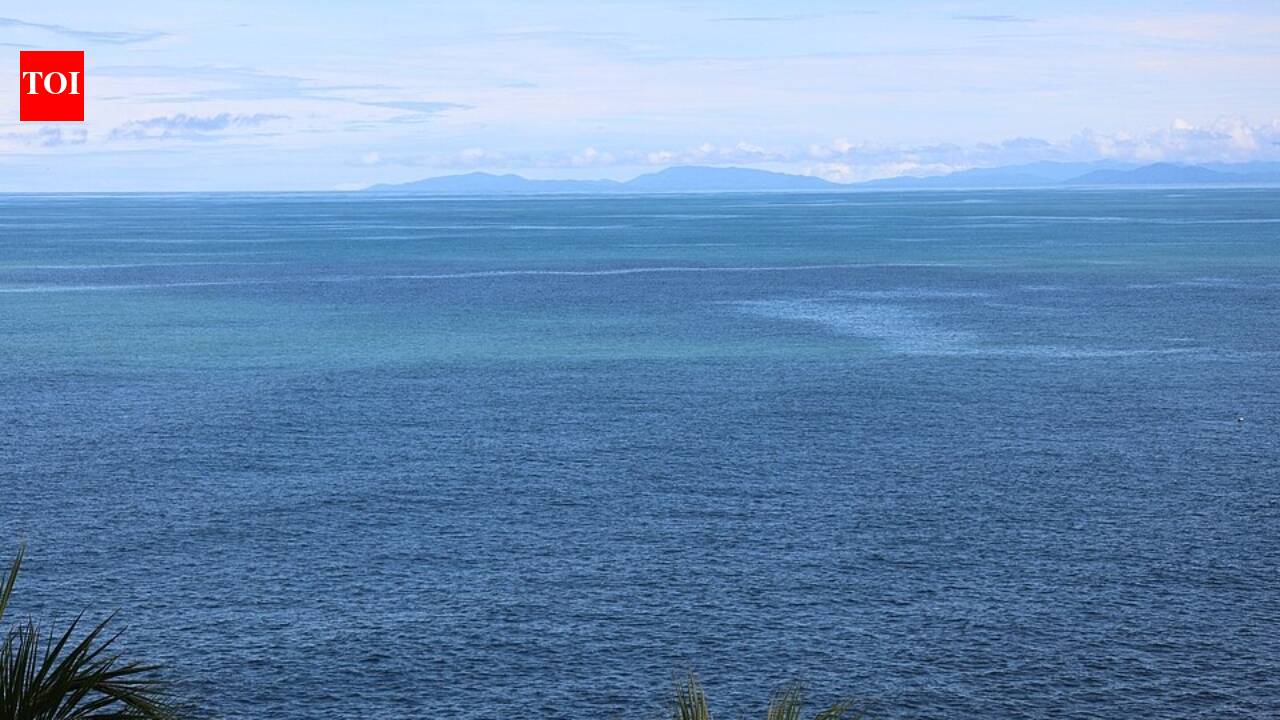 In 1520, Magellan reached calm Pacific waters after surviving a stormy strait, inspiring the name “Mar Pacifico” for the world’s largest ocean