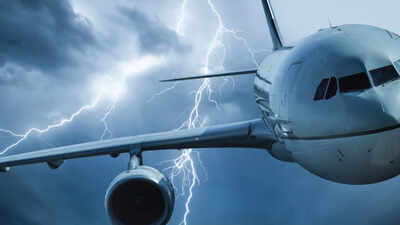 Can lightning strike an airplane? A pilot explains what actually happens