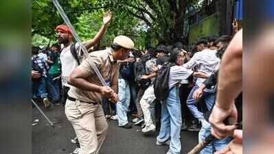 Bar association in Mumbai condemns police force used against student protestors