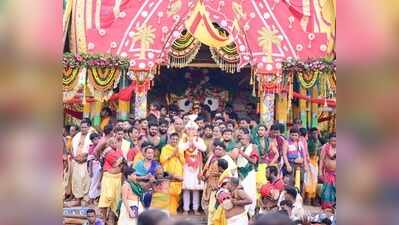 Lakhs pull sibling deities’ chariots on their journey back home