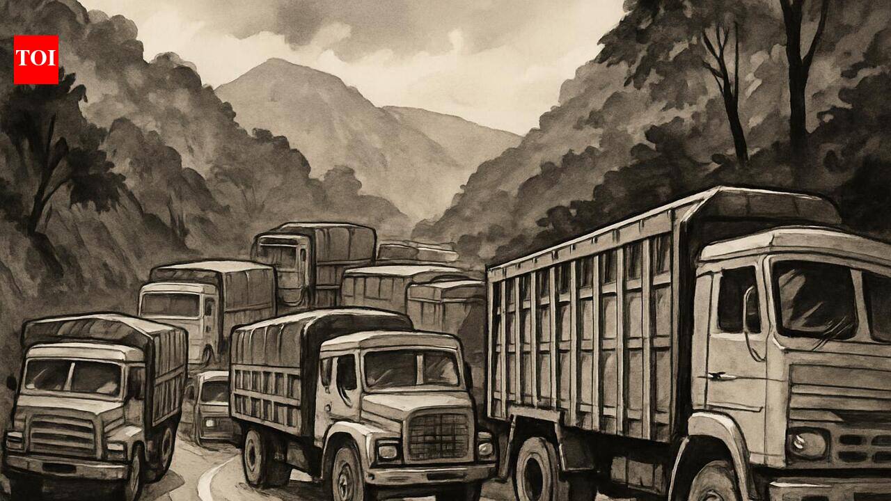 Heavy traffic snarl on Thamarassery ghat road, hundreds stranded