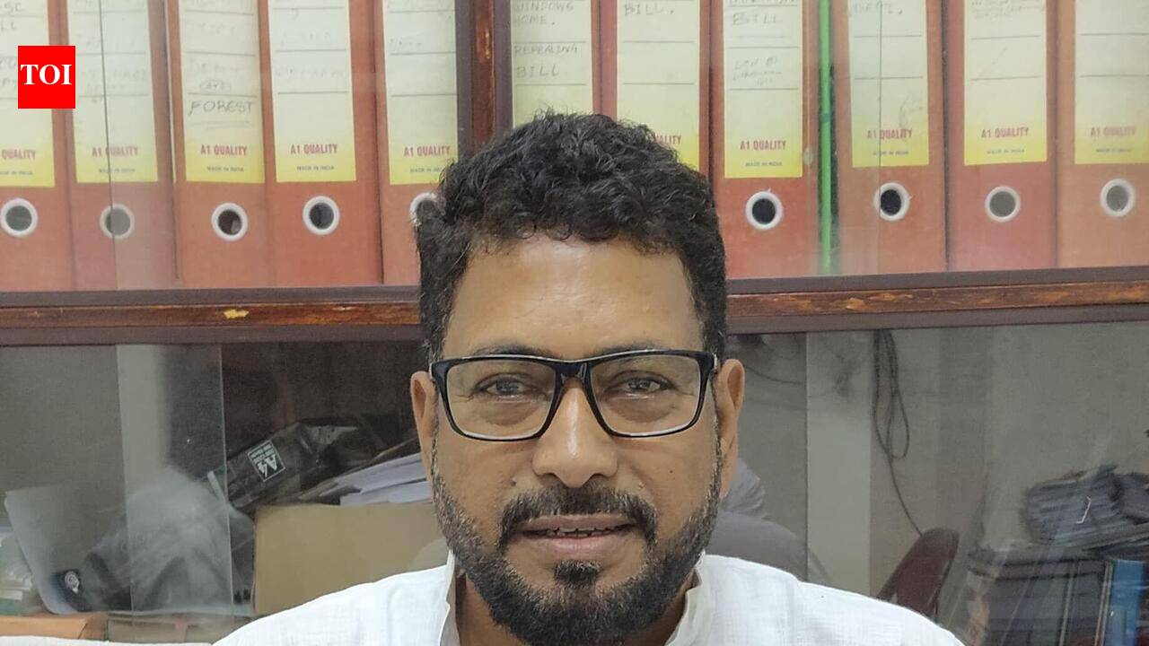 Shankar moves privilege motion against Kunal, TMC MLA says sorry