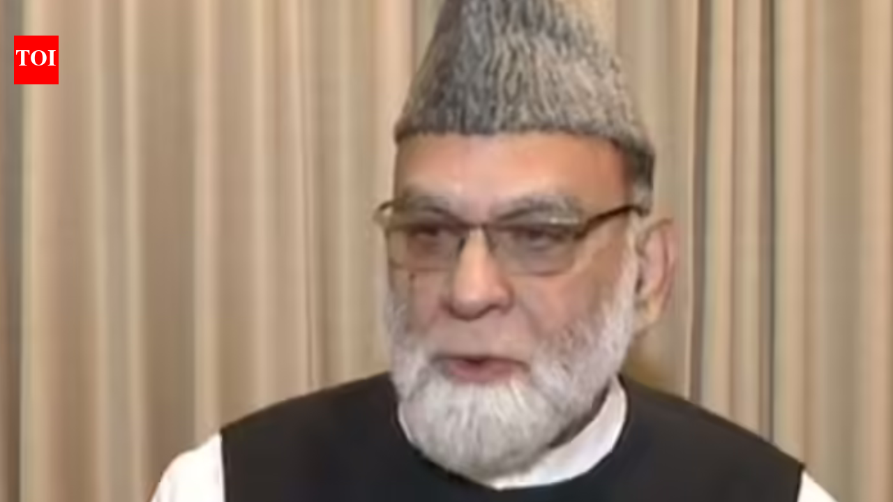 Delhi Jama Masjid Shahi Imam Maulana Ahmad Bukhari surrenders in 19-year-old model code violation case, gets bail
