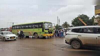 No shelter, no bus bay: Gabbur Cross emerges as safety nightmare