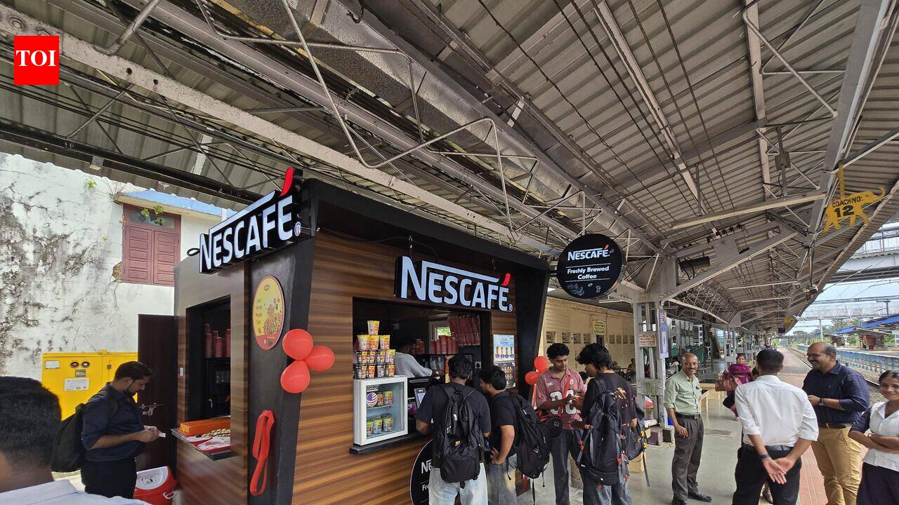 Railways brings branded food outlets to  stations in Kerala