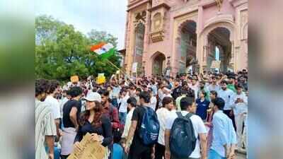 Students rally at Jaipur’s Jawahar Circle demanding reform amid education system irregularities
