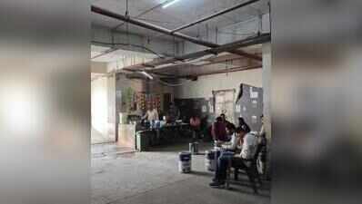 Govt to clear encroachments at 12 malls earmarked for parking