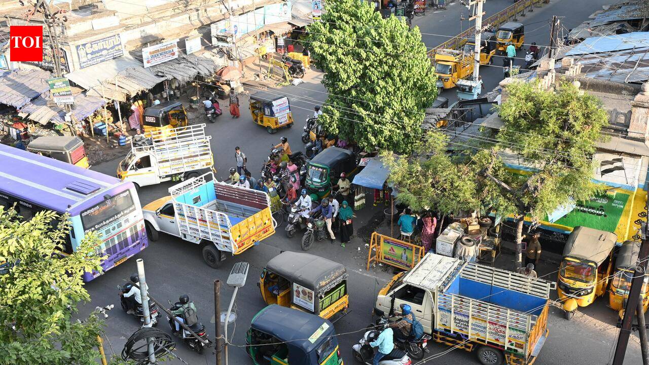 Motorists urge to resolve traffic choke issue near South Gate