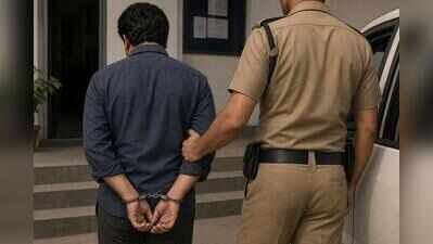 MSRTC official held for accepting Rs 4 lakh bribe