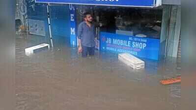 Traders count losses as rain batter markets