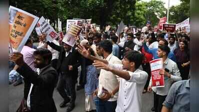 Students, civil society join march to condemn Jantar Mantar police action