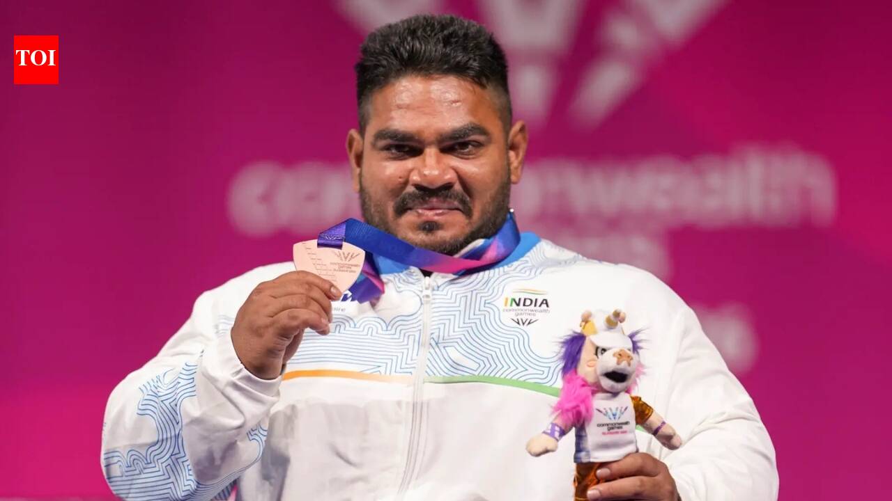 காமன்வெல்த் விளையாட்டுகள்: பாரா பவர்லிப்டிங்கில் இந்தியாவின் முதல் பதக்கத்தை வென்றார் ஜாண்டு குமார்; 2ஆம் நாள் கலவையான முடிவுகள்