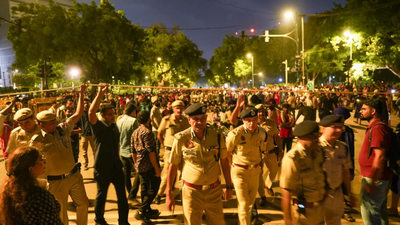 Delhi Police claims only 3,000 cops present for 10,000 protesters, file 15 FIRs