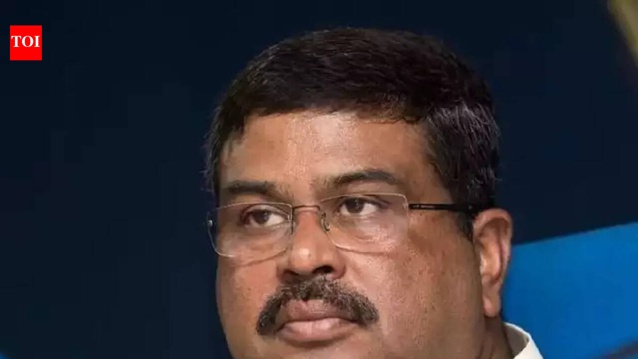 ‘प्रदर्शनकारियों को सलाम…मोदी-शाह भी जाएंगे’: प्रधान के इस्तीफे पर विपक्ष; किसने क्या कहा | भारत समाचार