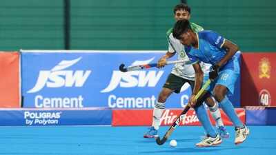 Pakistan field six players in five-a-side hockey game, hand India edge in embarrassing blunder