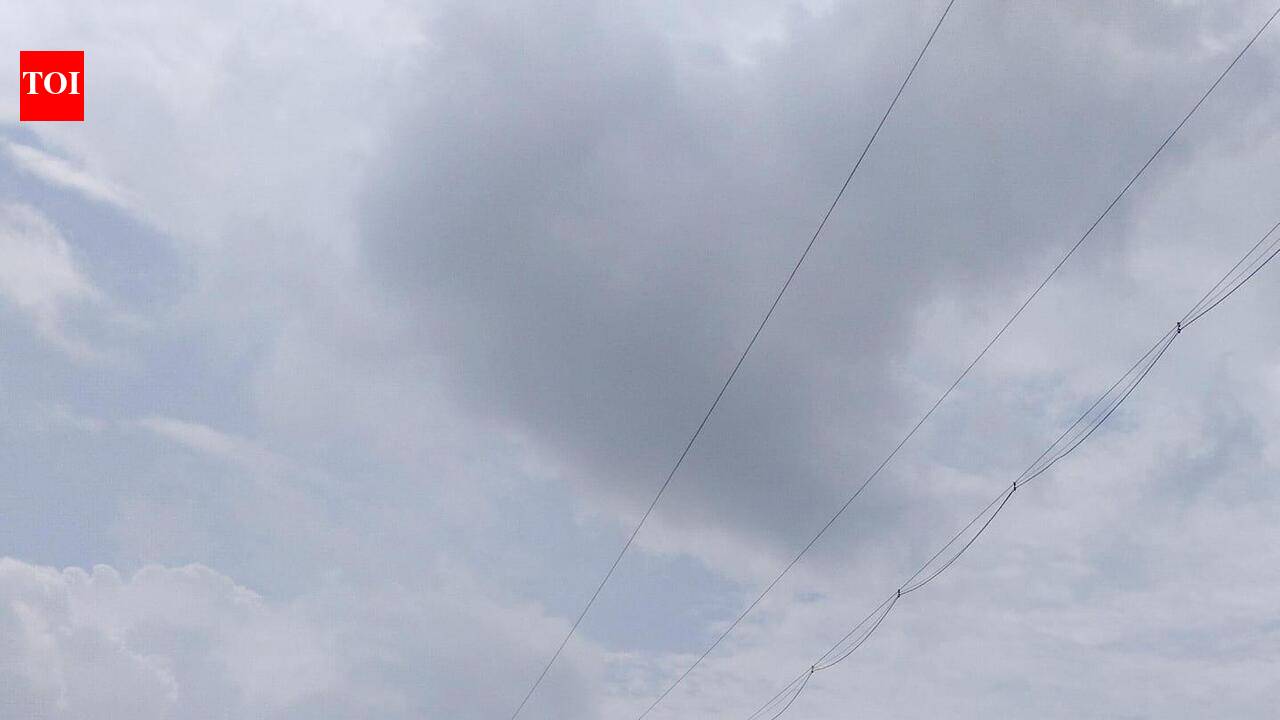 Hot-line tech strings 220 kV line over busy rly track without disrupting train traffic