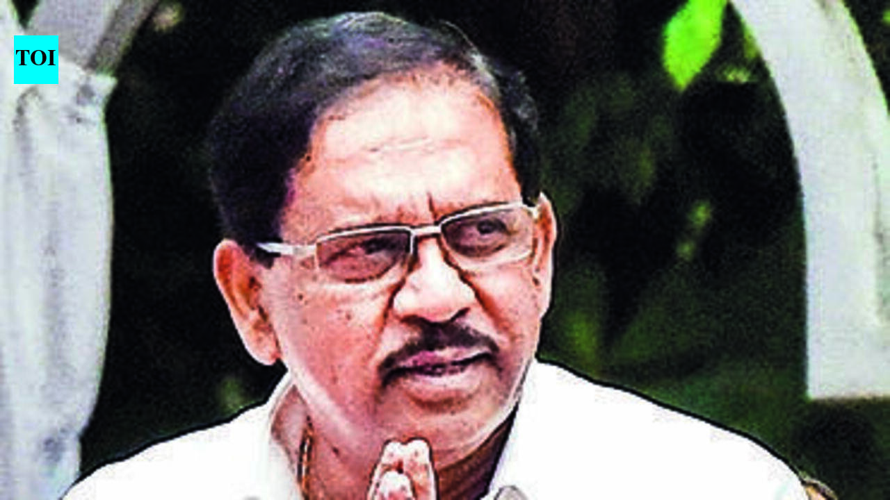 Rs 5cr for districts, water supply tops drought agenda: DCM Parameshwara