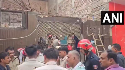 1 dead, 2 injured after under-construction house collapses in Delhi