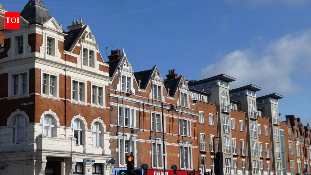 22-year-old stabbed to death in south London; six arrested on murder suspicion